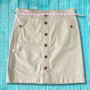 Tommy Hilfiger Cream Skirt. Size 31